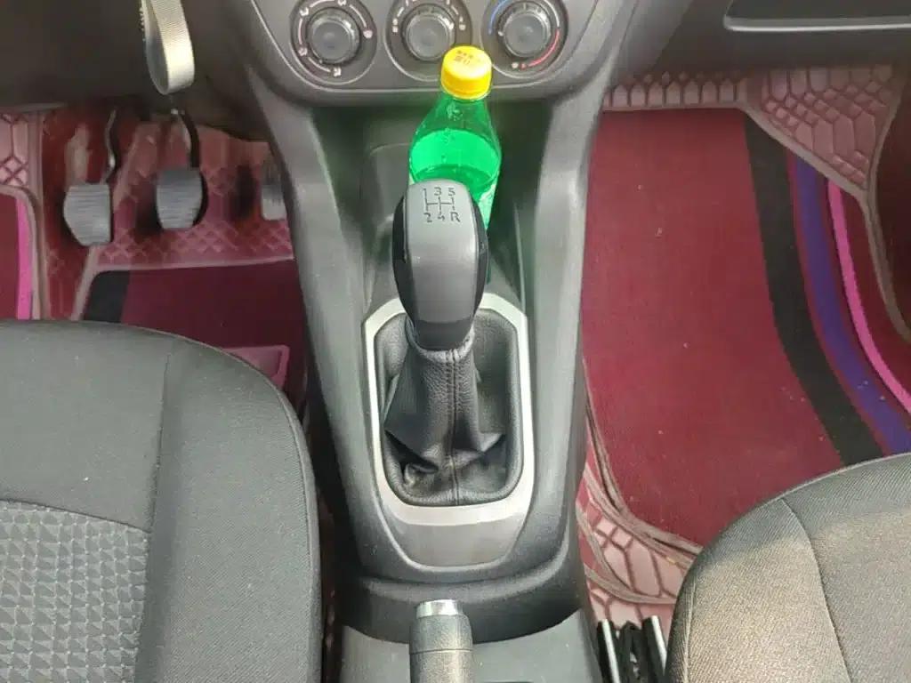 Peugeot 301 2016 1.6L Manual Comfort Edition — миниатюра 14