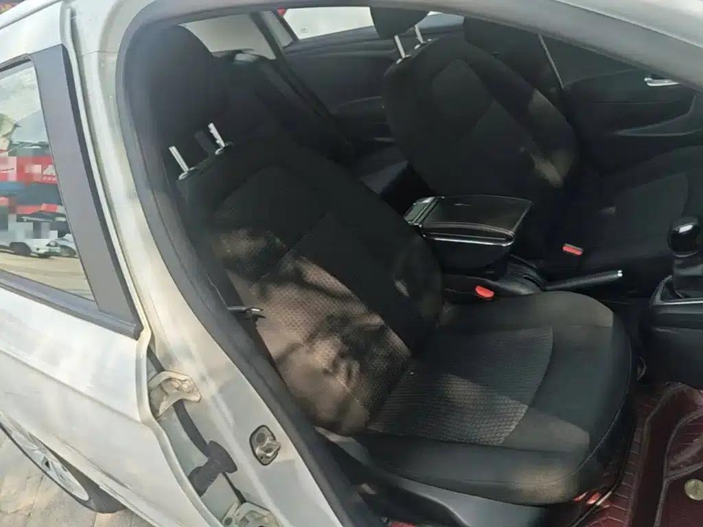 Peugeot 301 2016 1.6L Manual Comfort Edition — миниатюра 25