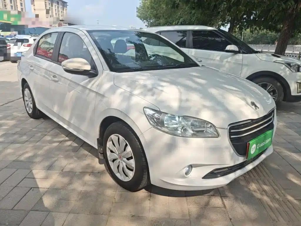 Peugeot 301 2016 1.6L Manual Comfort Edition — миниатюра 4