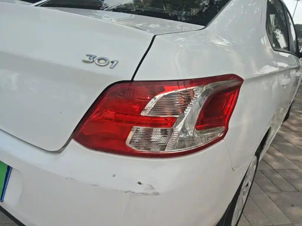 Peugeot 301 2016 1.6L Manual Comfort Edition — миниатюра 8