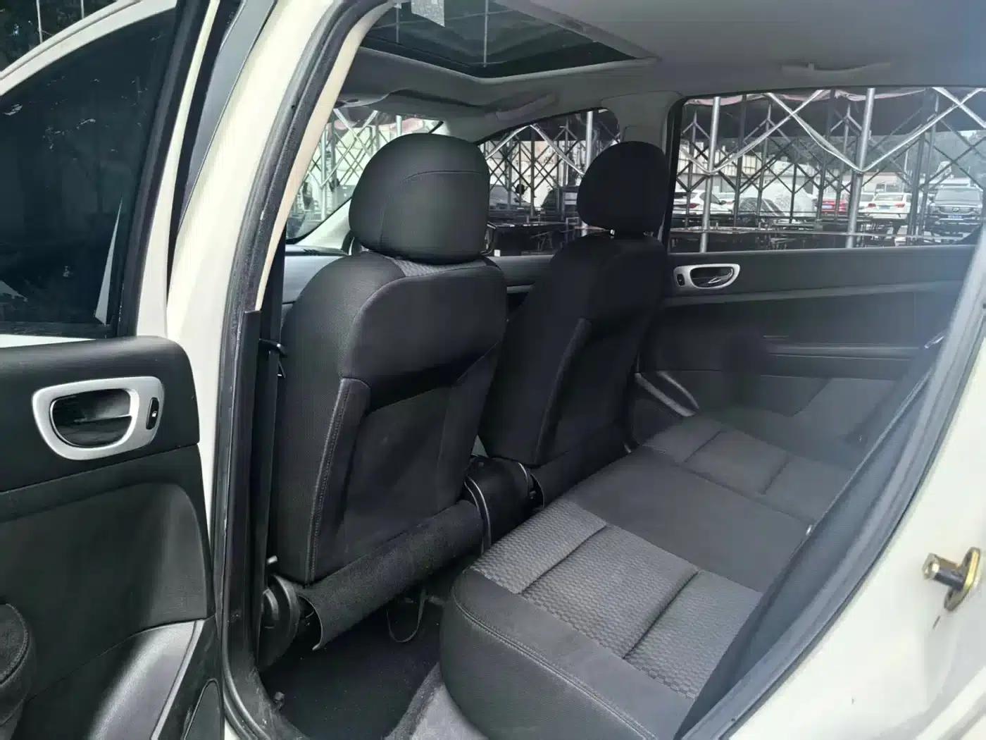Peugeot 307 2013 Hatchback 1.6L Automatic Comfort Edition — миниатюра 15