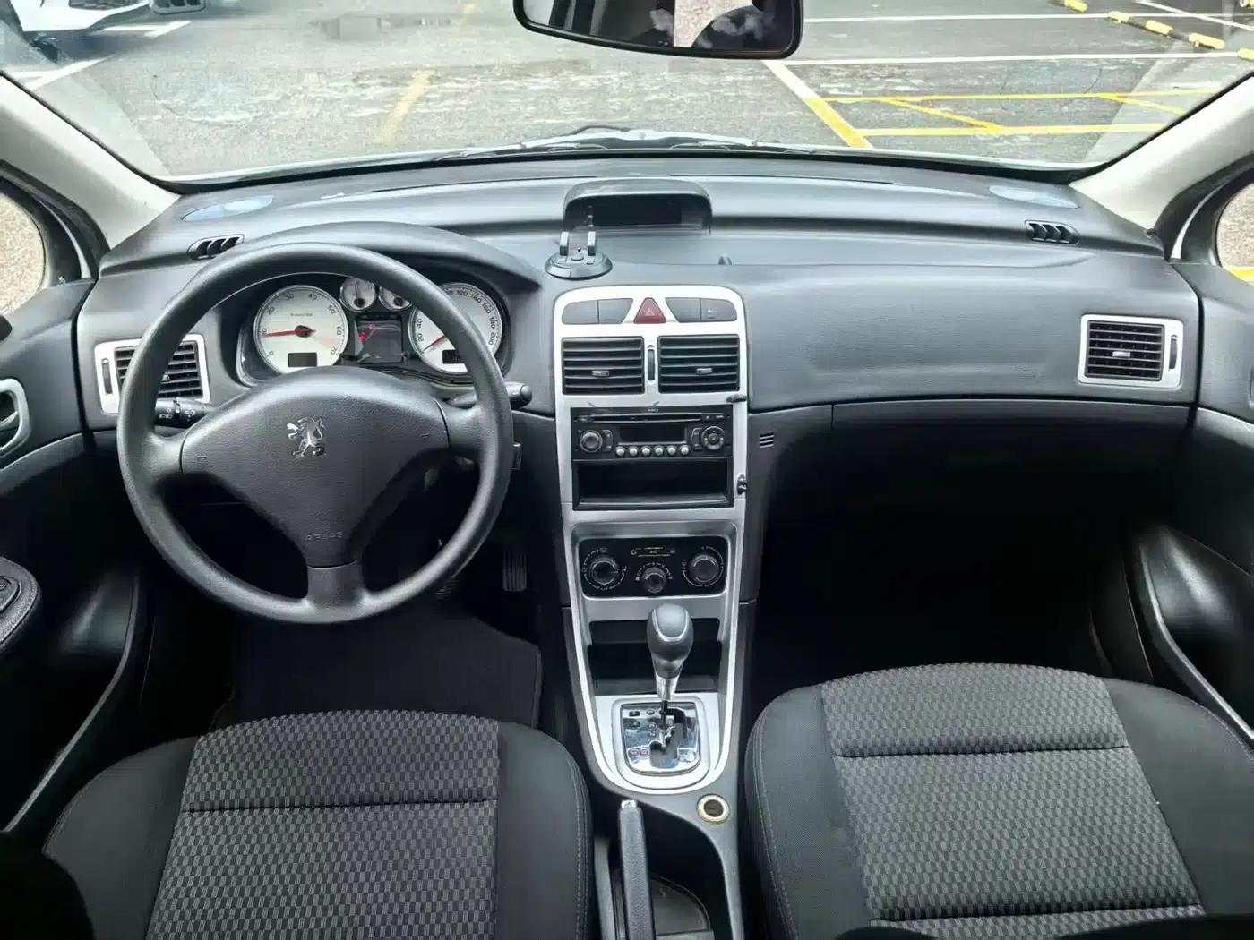 Peugeot 307 2013 Hatchback 1.6L Automatic Comfort Edition — миниатюра 16