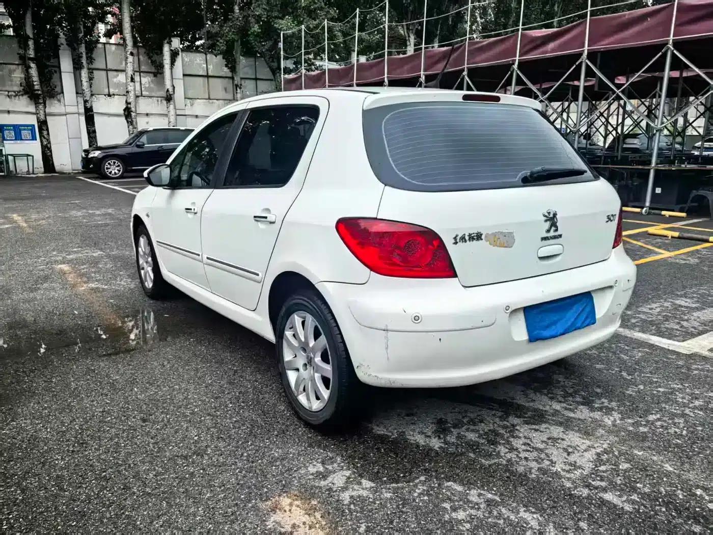Peugeot 307 2013 Hatchback 1.6L Automatic Comfort Edition — миниатюра 4