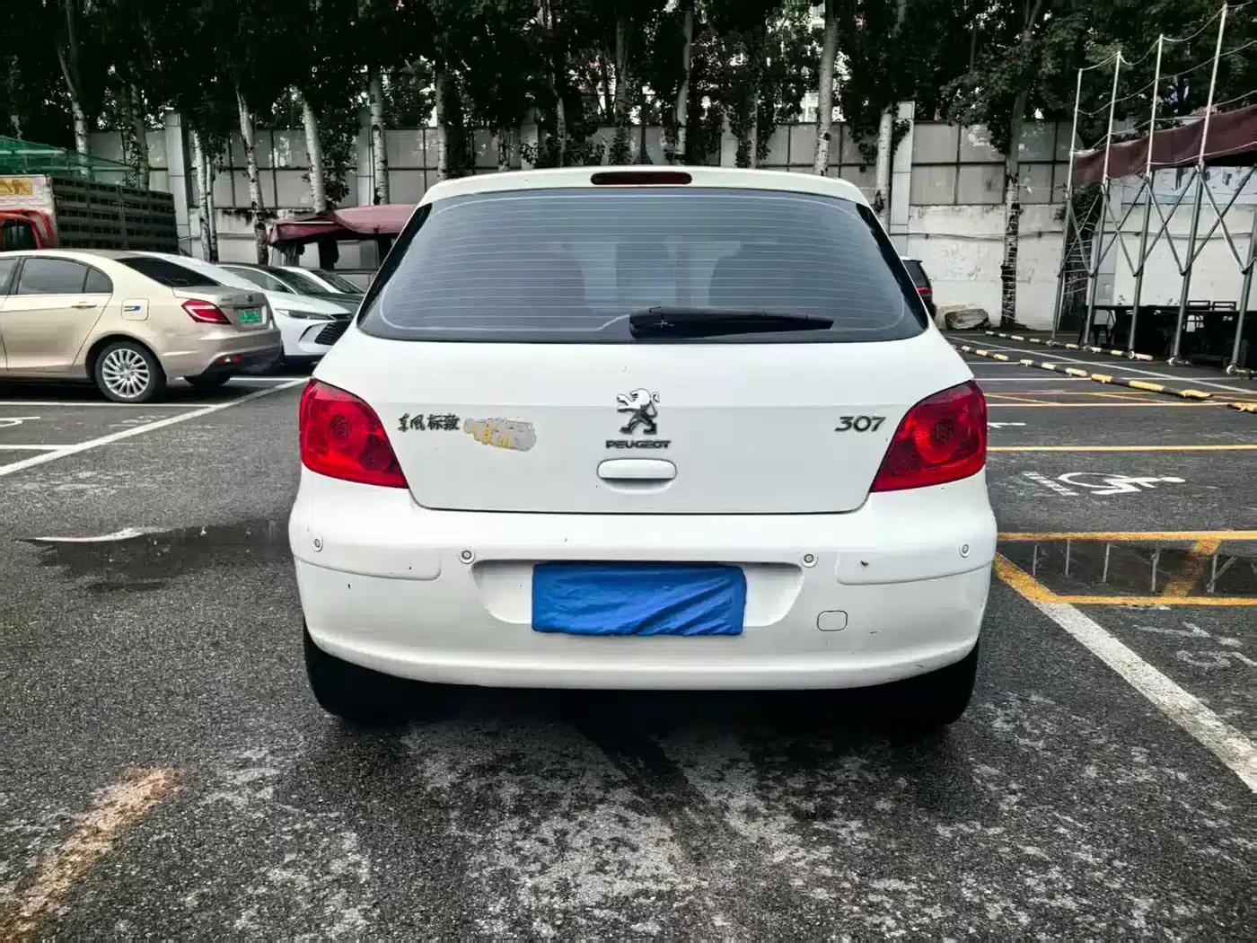 Peugeot 307 2013 Hatchback 1.6L Automatic Comfort Edition — миниатюра 5