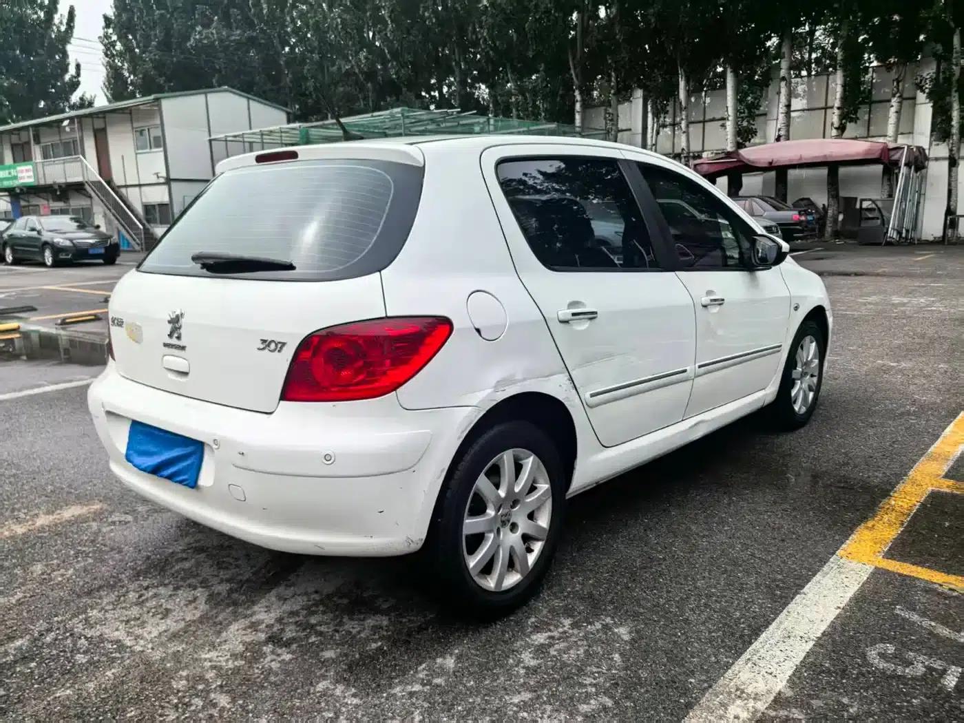 Peugeot 307 2013 Hatchback 1.6L Automatic Comfort Edition — миниатюра 6