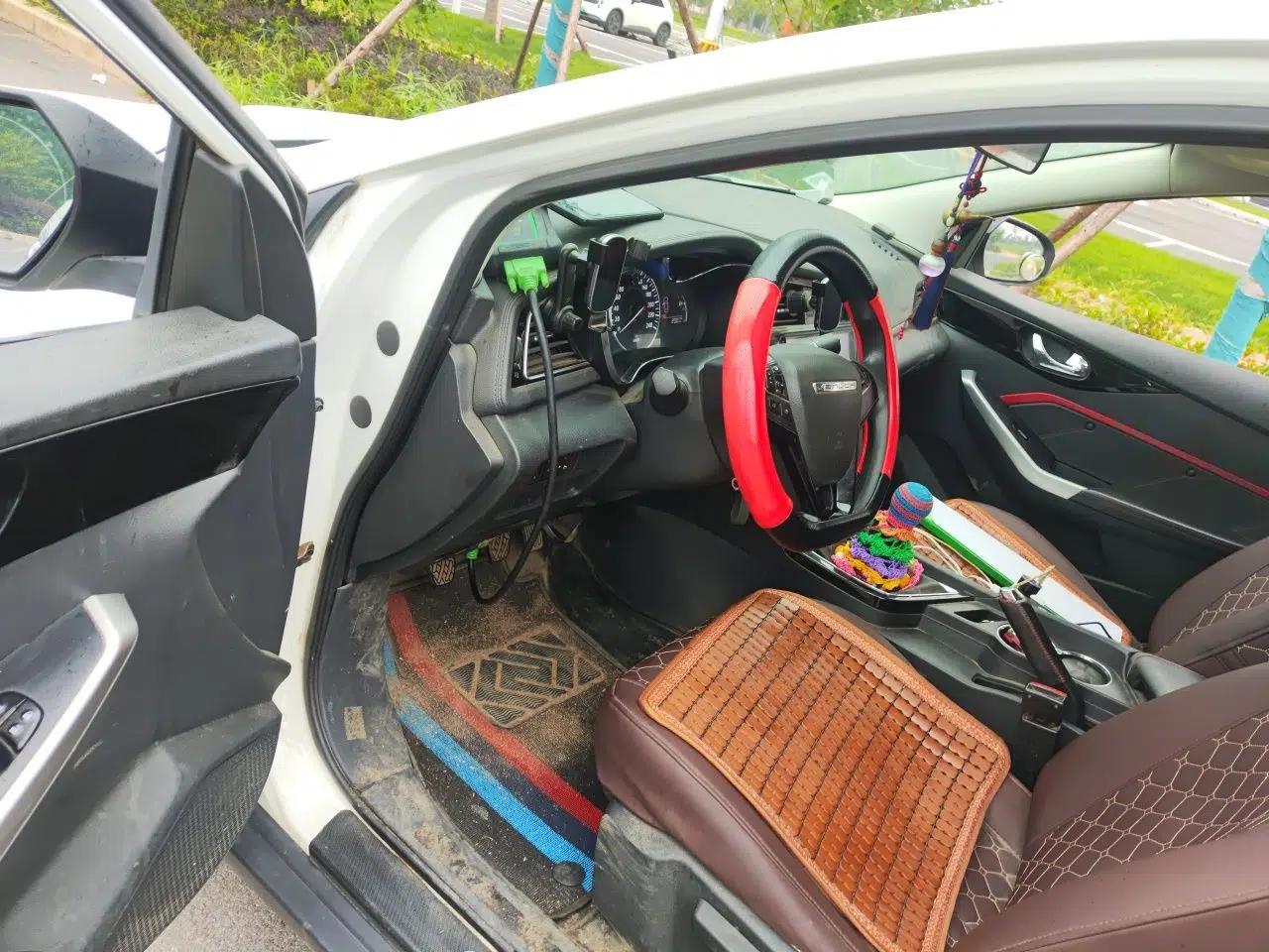 Venucia D60 2019 100 000 Glory 1.6L Entry Manual ChenShang Edition China VI — миниатюра 16
