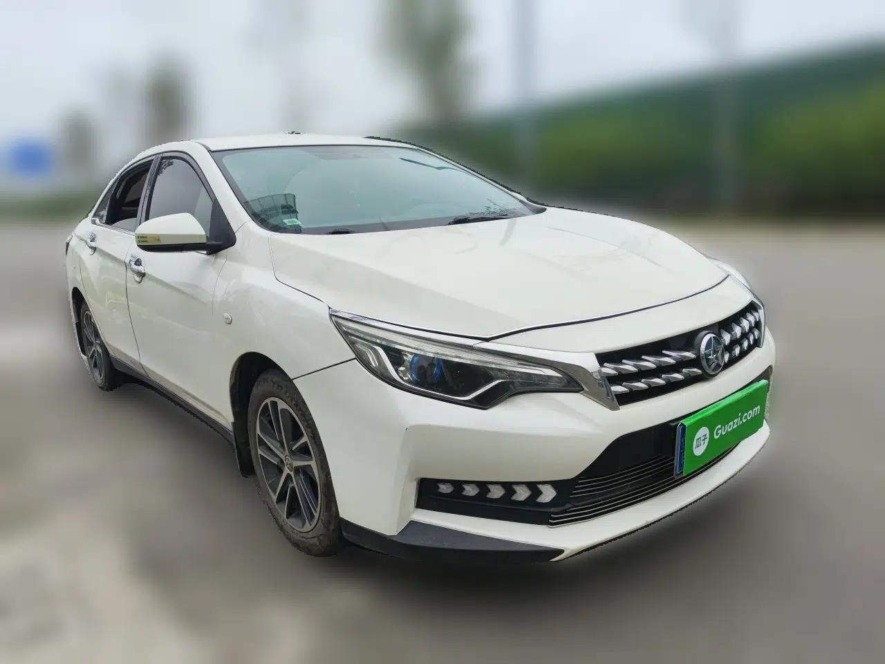Venucia D60 2019 100 000 Glory 1.6L Entry Manual ChenShang Edition China VI — миниатюра 3