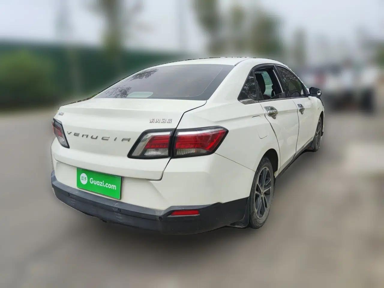 Venucia D60 2019 100 000 Glory 1.6L Entry Manual ChenShang Edition China VI — миниатюра 6