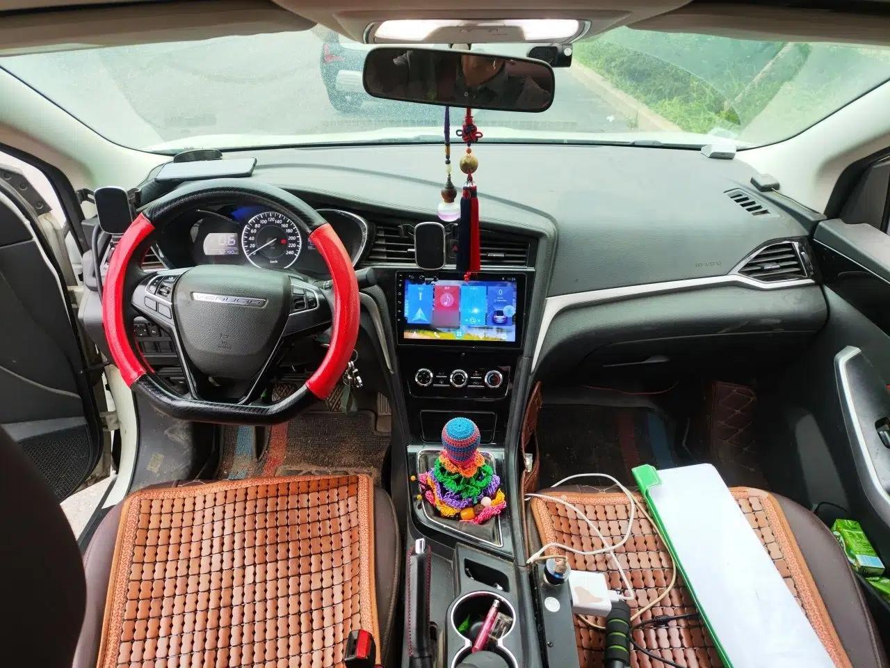 Venucia D60 2019 100 000 Glory 1.6L Entry Manual ChenShang Edition China VI — миниатюра 9