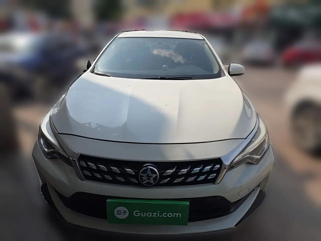 Venucia D60 2019 100 000 Glory 1.6L Entry Manual ChenShang Edition China VI — миниатюра 2