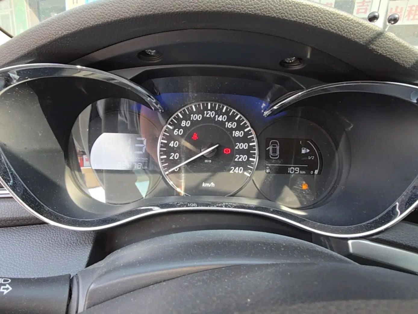 Venucia D60 2019 100 000 Glory 1.6L Entry Manual ChenShang Edition China VI — миниатюра 11