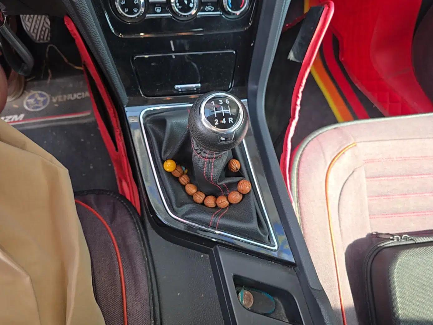 Venucia D60 2019 100 000 Glory 1.6L Entry Manual ChenShang Edition China VI — миниатюра 14