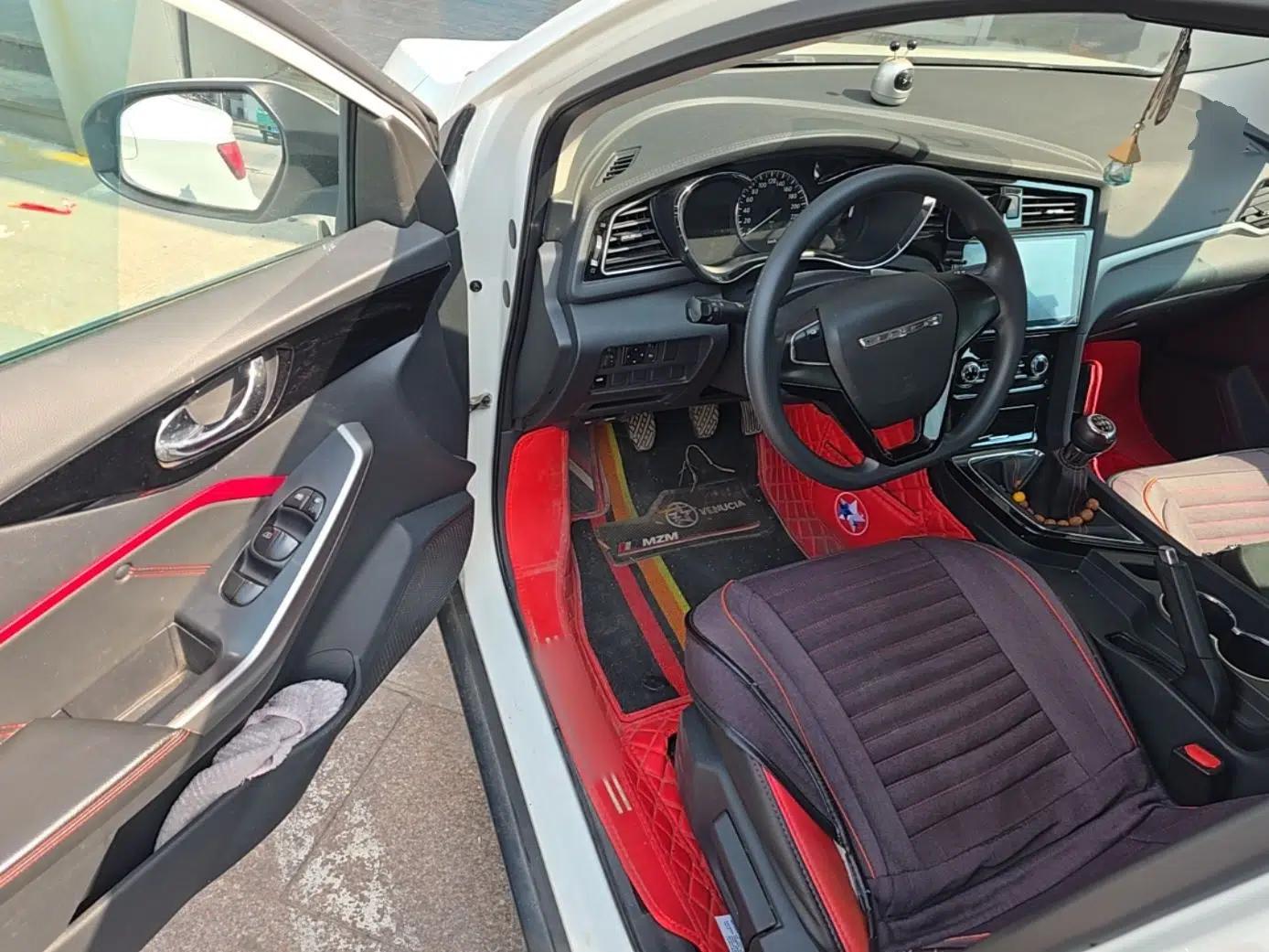 Venucia D60 2019 100 000 Glory 1.6L Entry Manual ChenShang Edition China VI — миниатюра 16