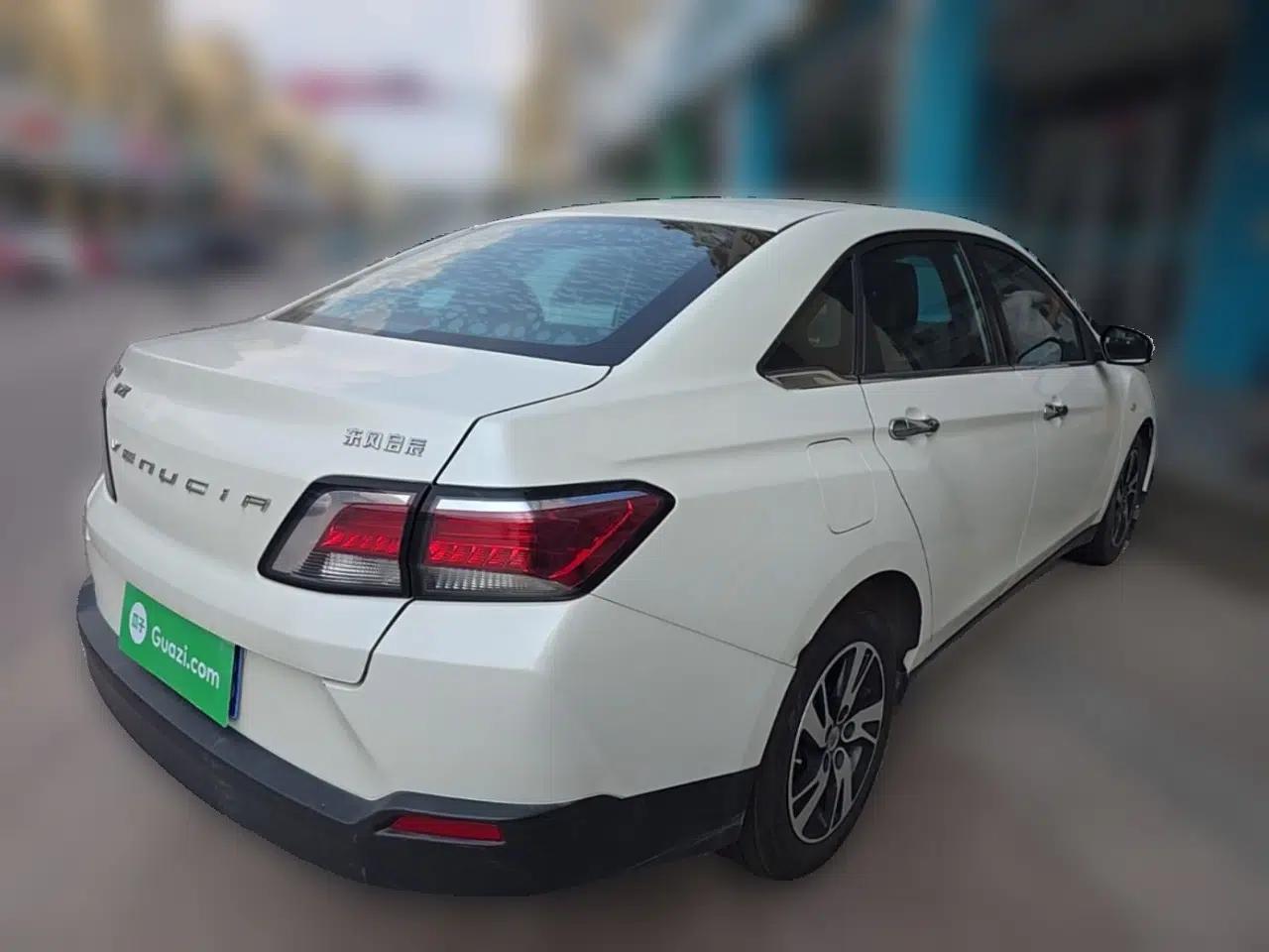 Venucia D60 2019 100 000 Glory 1.6L Entry Manual ChenShang Edition China VI — миниатюра 6
