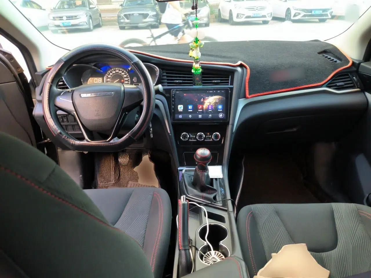 Venucia D60 2019 1.6L Entry Manual Fashion Edition — миниатюра 9