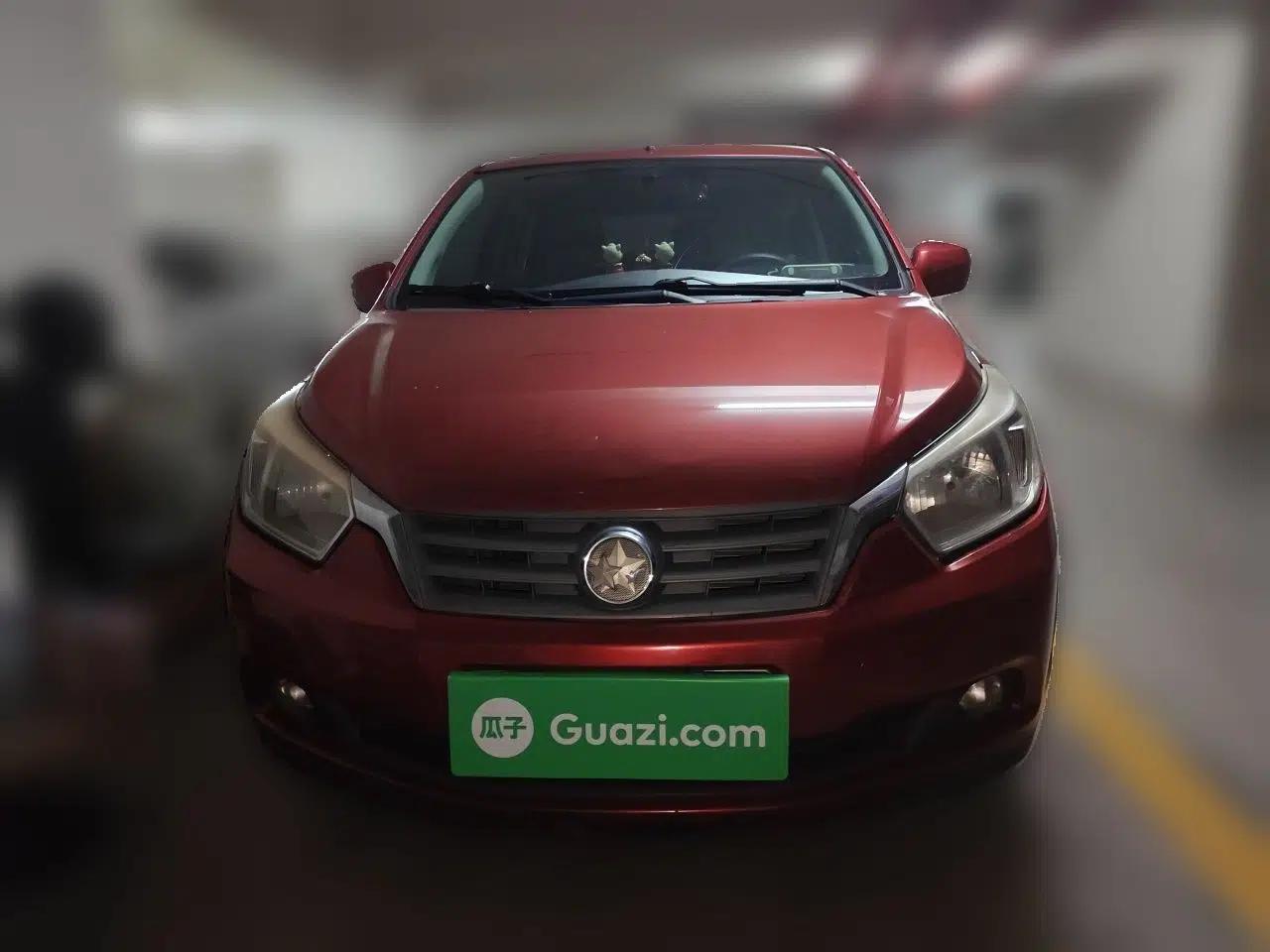 Venucia R50 2013 1.6L Automatic Luxury Edition — миниатюра 2