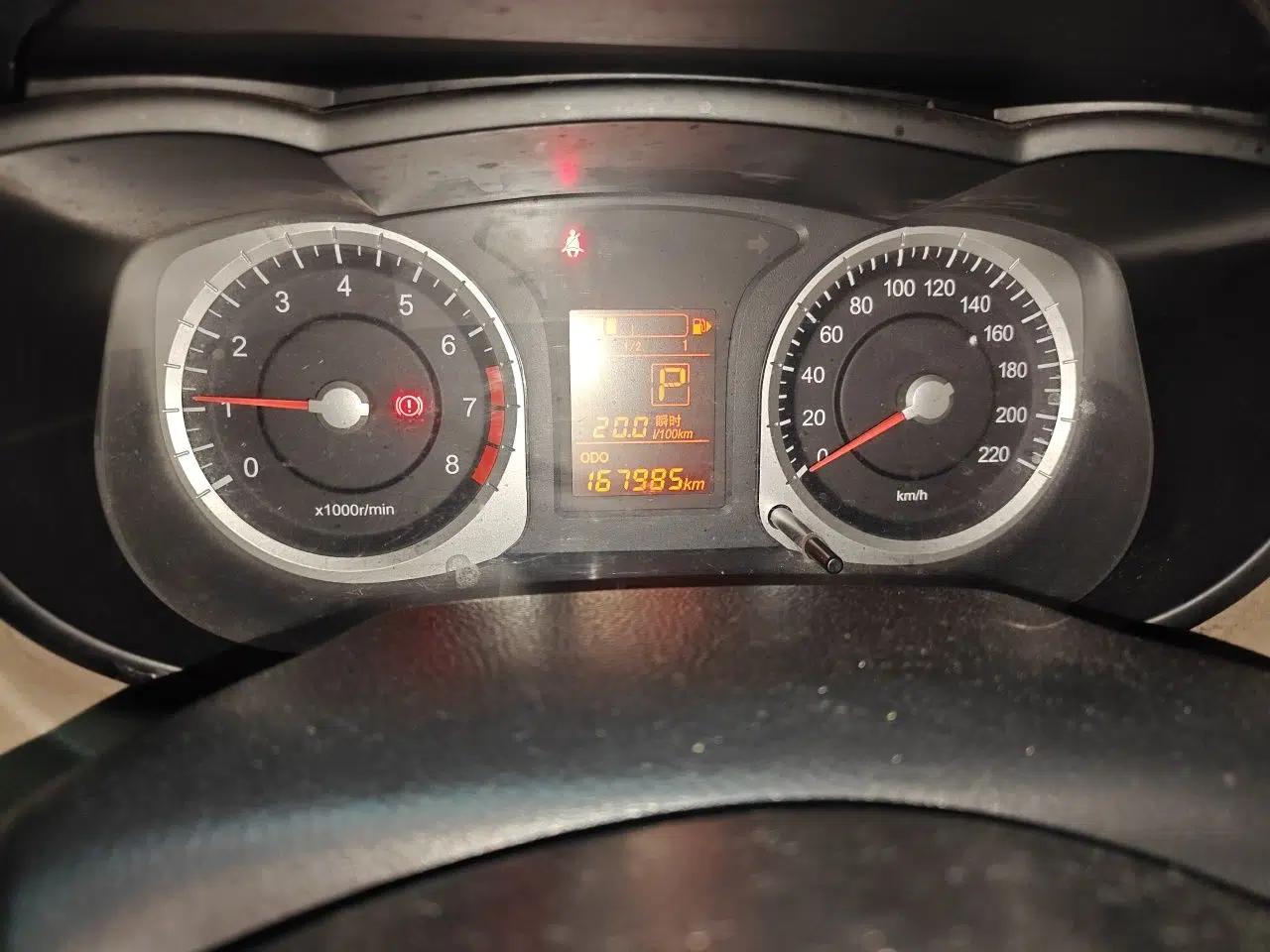 Venucia R50 2013 1.6L Automatic Luxury Edition — миниатюра 12