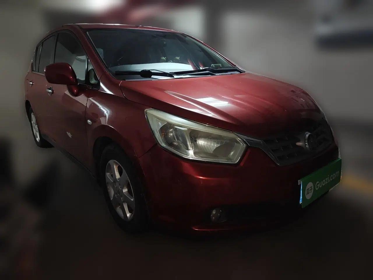Venucia R50 2013 1.6L Automatic Luxury Edition — миниатюра 3