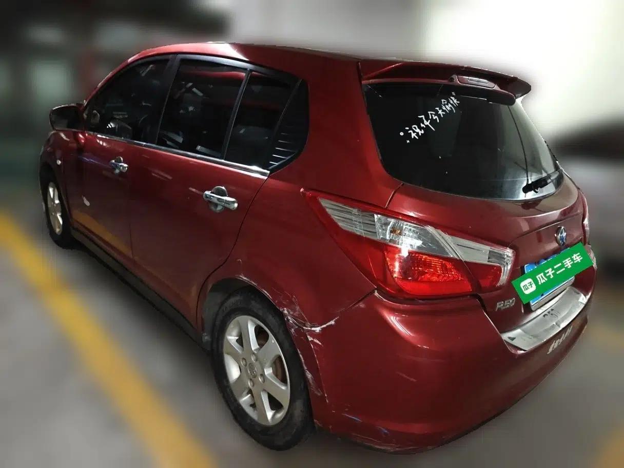 Venucia R50 2013 1.6L Automatic Luxury Edition — миниатюра 4
