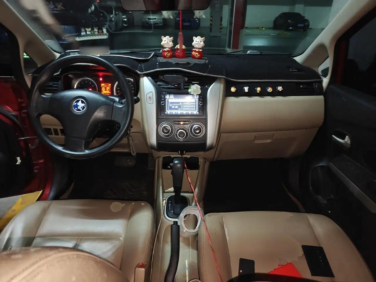 Venucia R50 2013 1.6L Automatic Luxury Edition — миниатюра 9