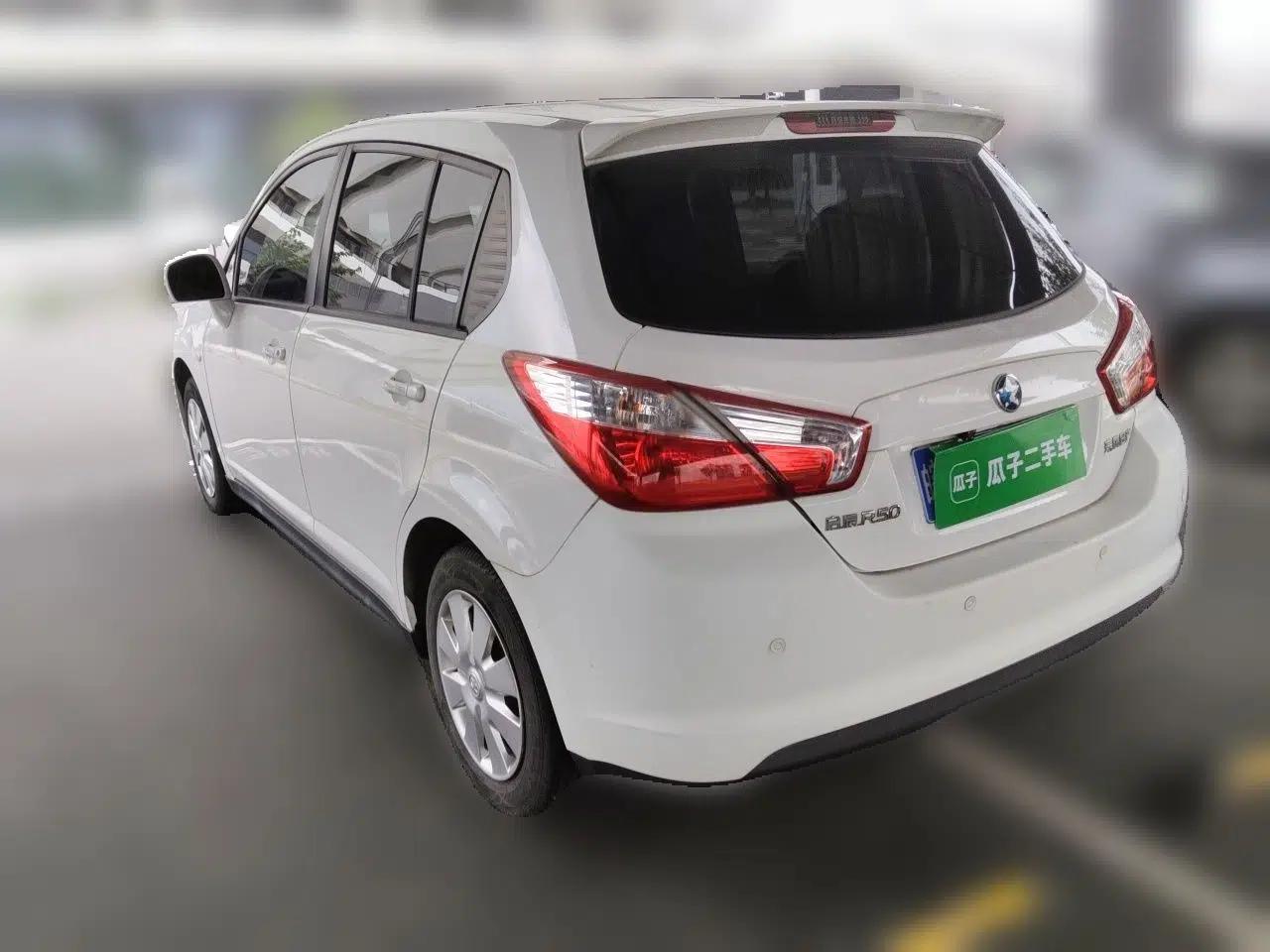 Venucia R50 2015 1.6L Manual Fashion Edition — миниатюра 4