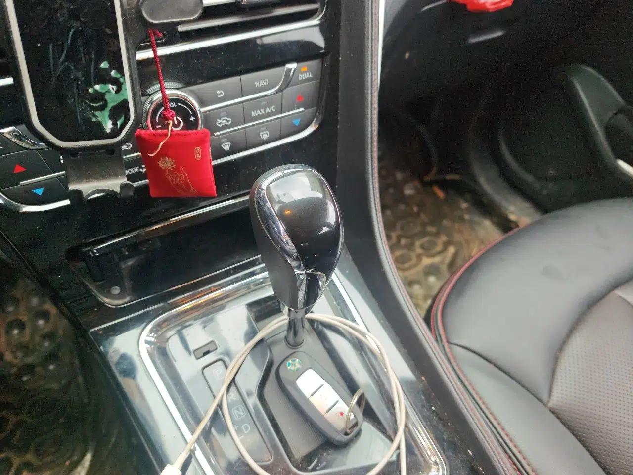Venucia T70 2018 2.0L CVT Smart Enjoyment Version — миниатюра 14