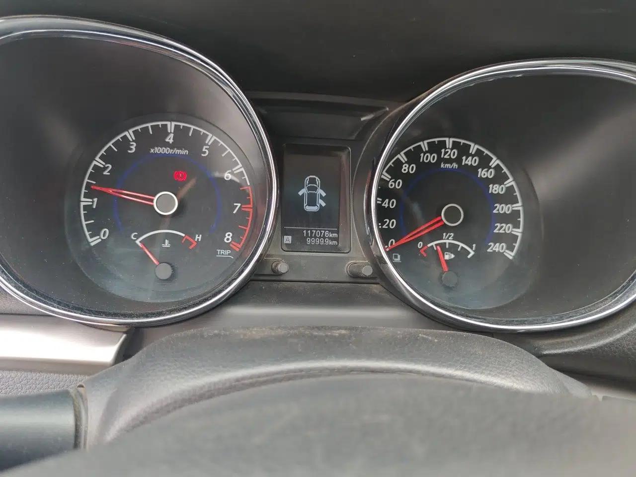 Venucia T70 2016 1.6L Manual Ruixing Edition — миниатюра 11
