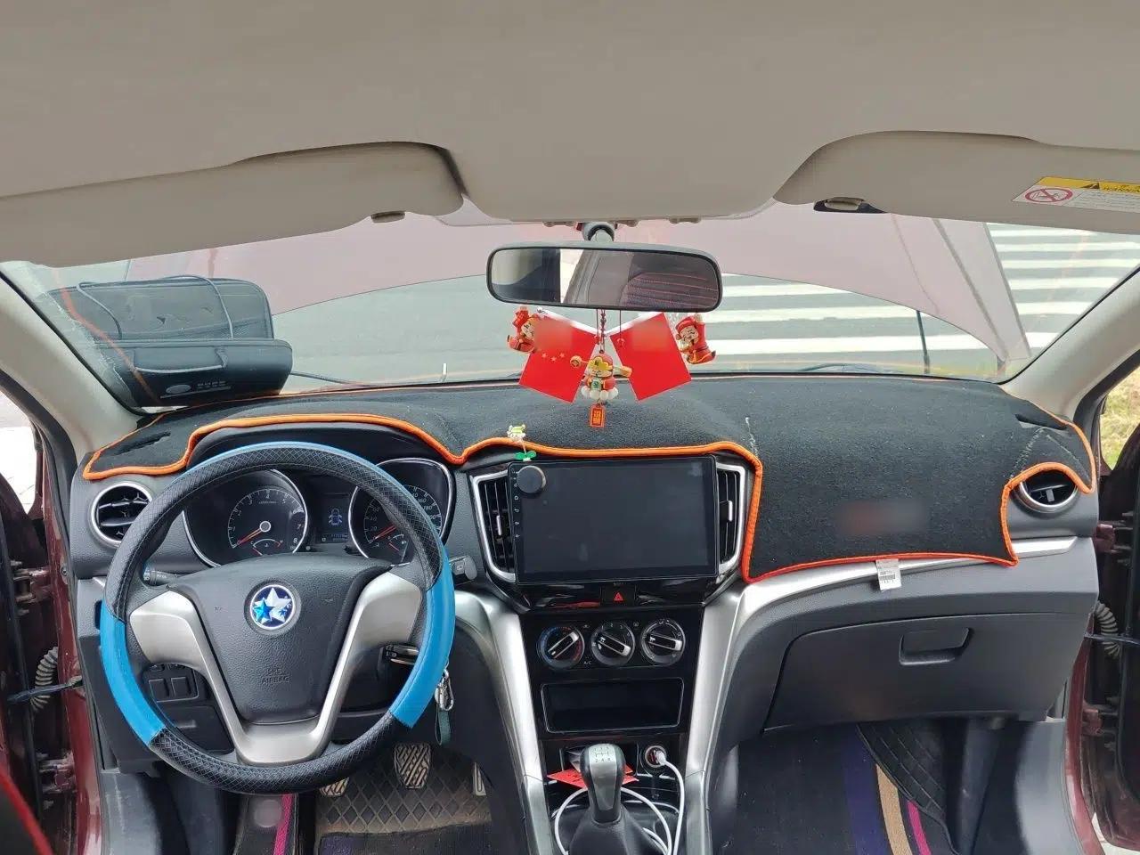 Venucia T70 2016 1.6L Manual Ruixing Edition — миниатюра 9