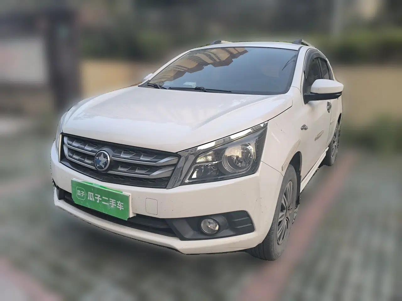 Venucia T70 2016 1.6L Manual Ruixing Edition — миниатюра 1
