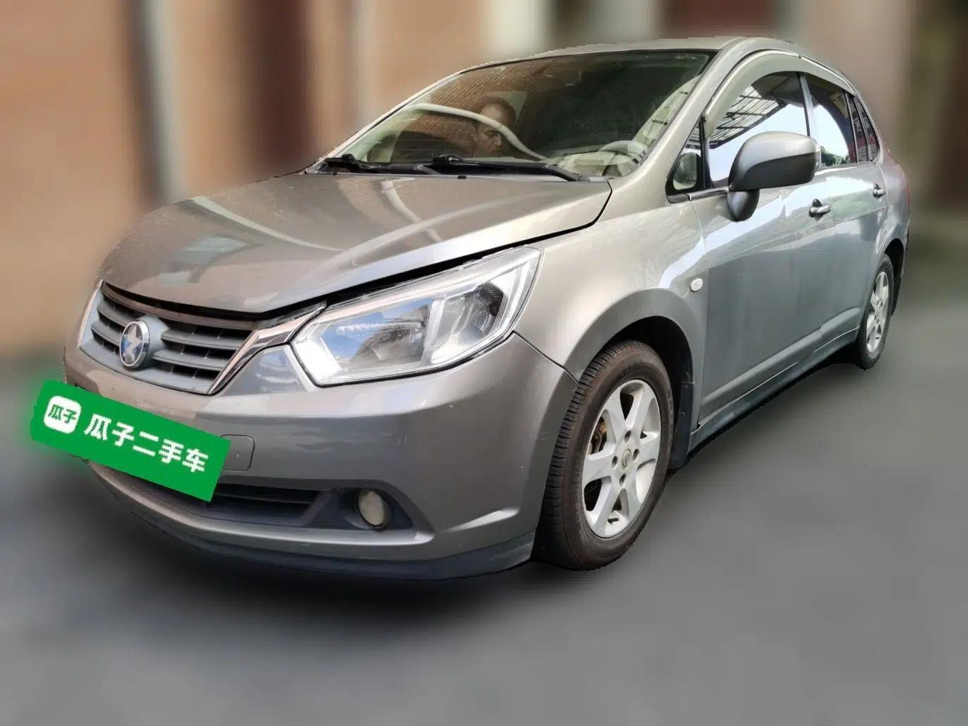 Venucia D50 2013 1.6L Manual Fashion Edition — миниатюра 1