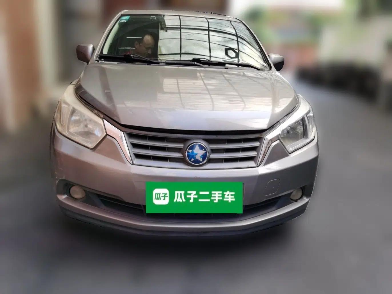 Venucia D50 2013 1.6L Manual Fashion Edition — миниатюра 2