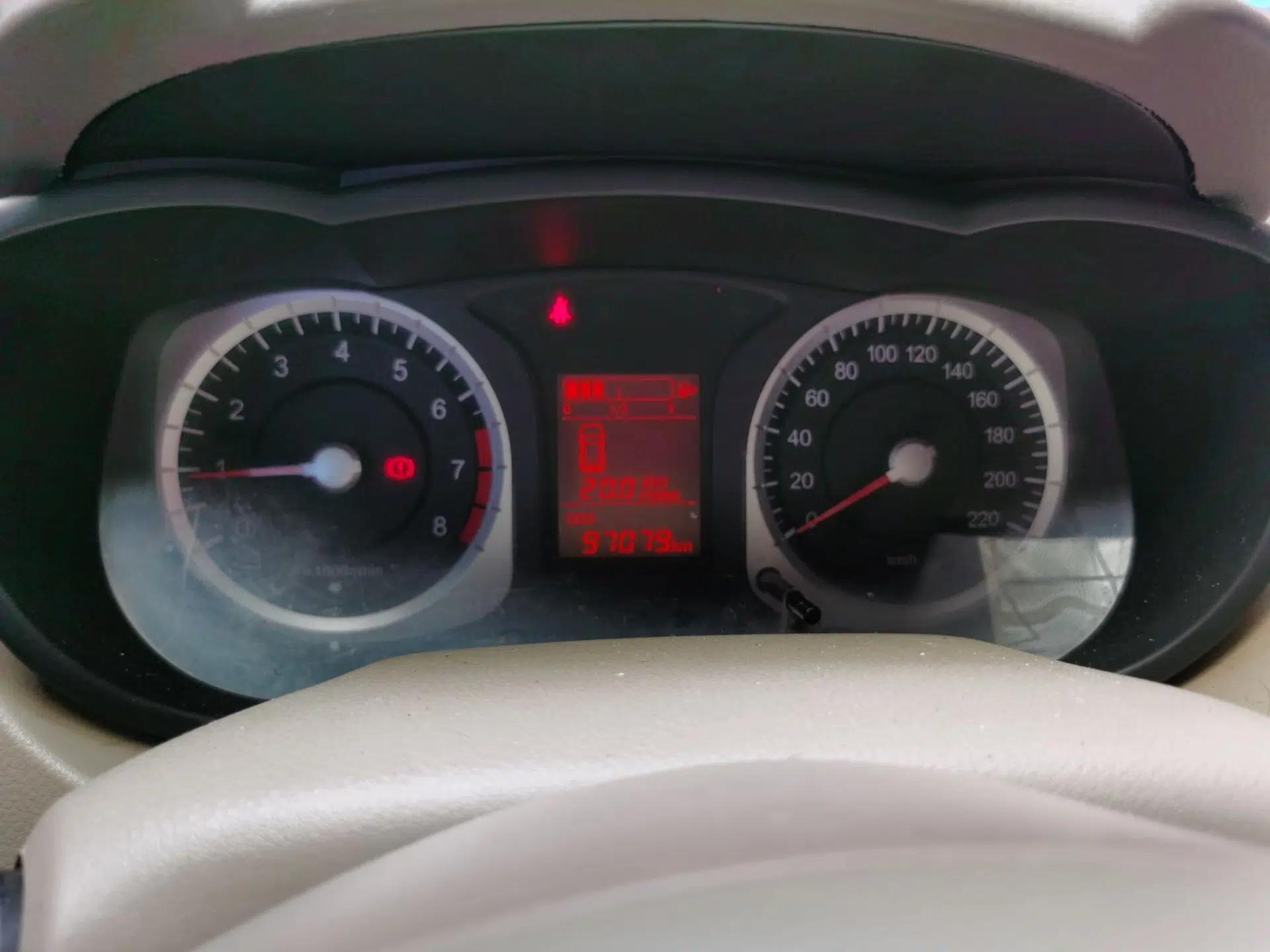 Venucia D50 2013 1.6L Manual Fashion Edition — миниатюра 11