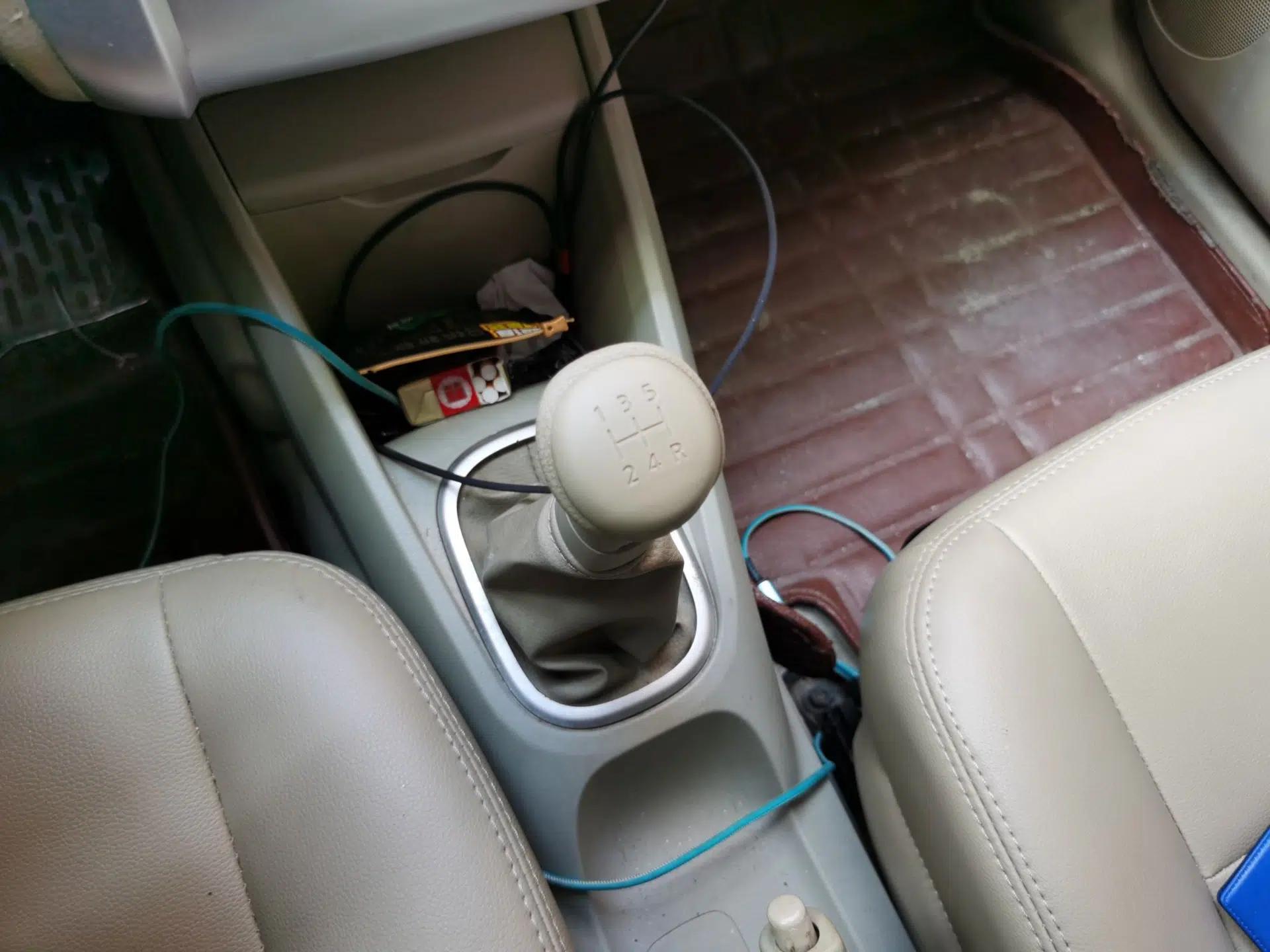 Venucia D50 2013 1.6L Manual Fashion Edition — миниатюра 14