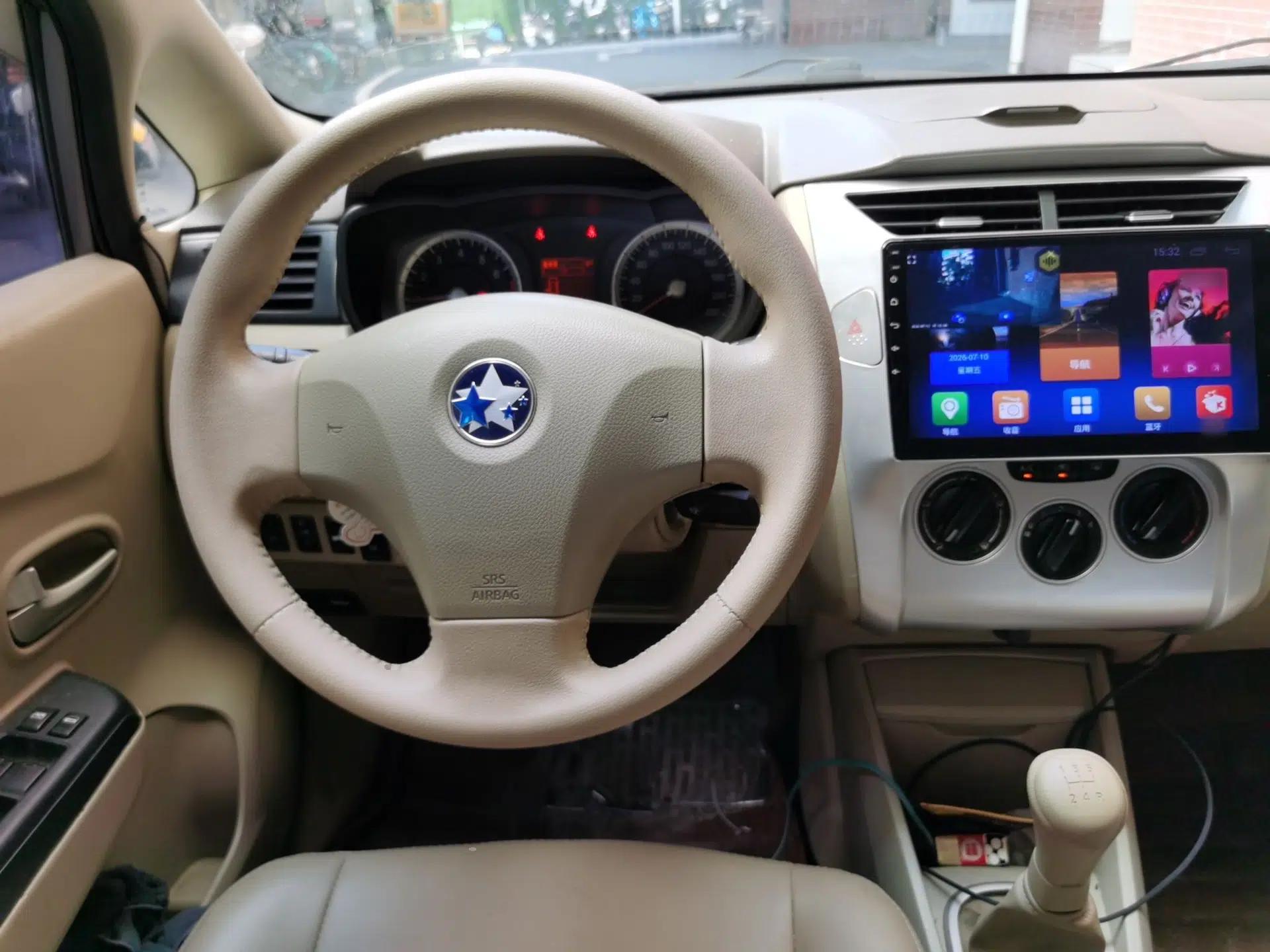Venucia D50 2013 1.6L Manual Fashion Edition — миниатюра 10