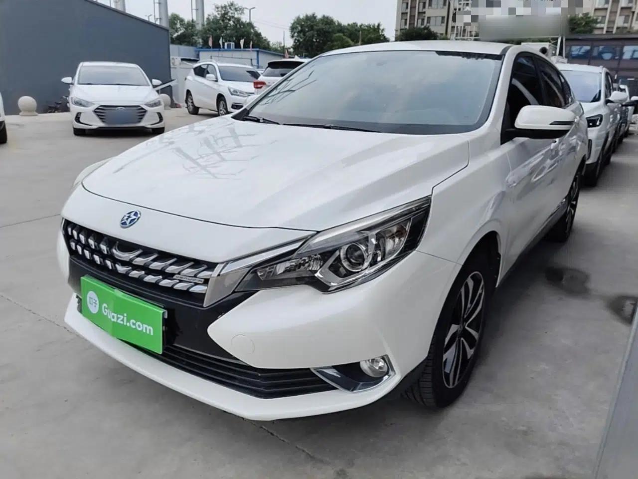 Venucia T90 2017 2.0L Manual Fashion Edition — миниатюра 1