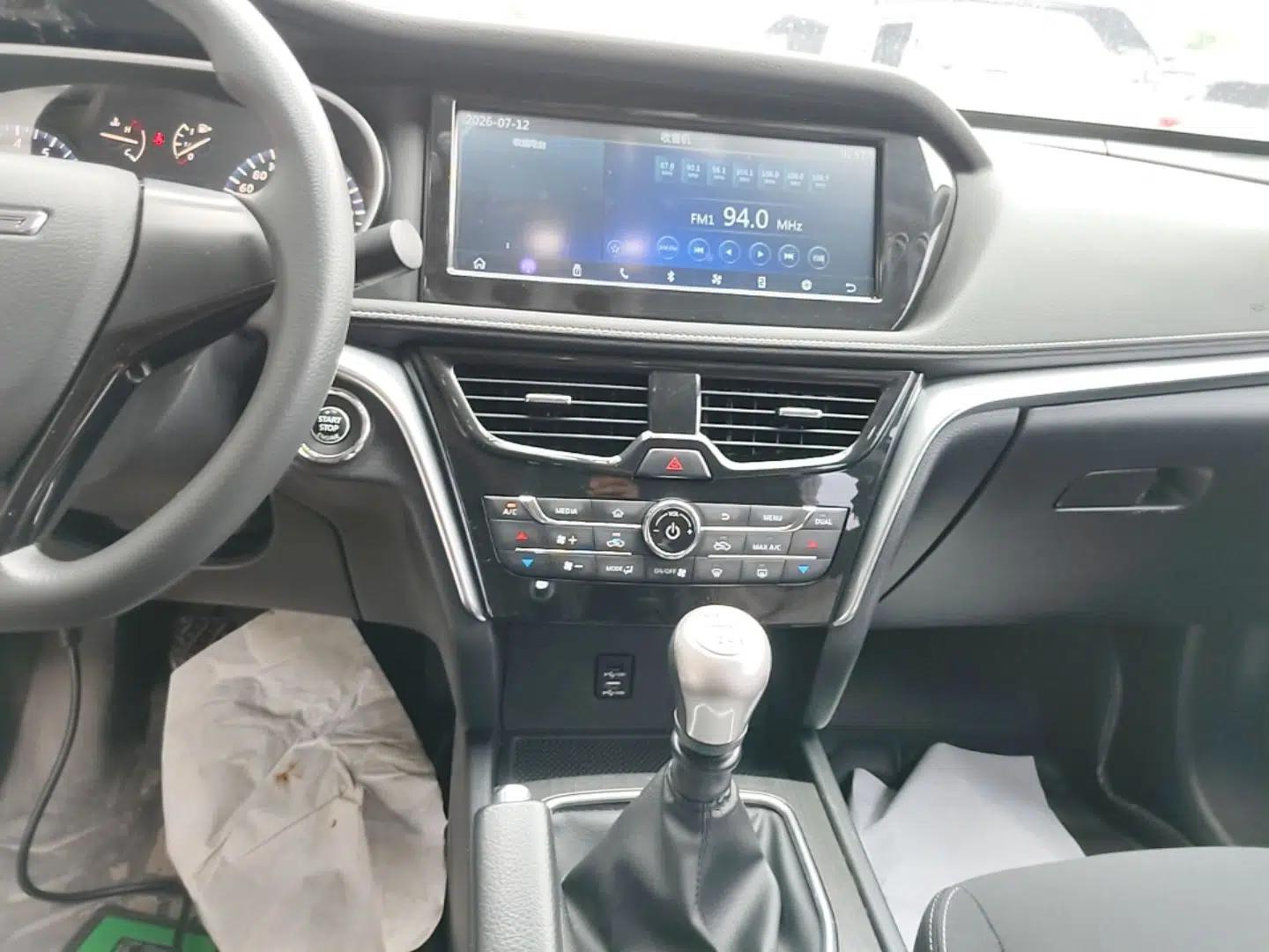 Venucia T90 2017 2.0L Manual Fashion Edition — миниатюра 15