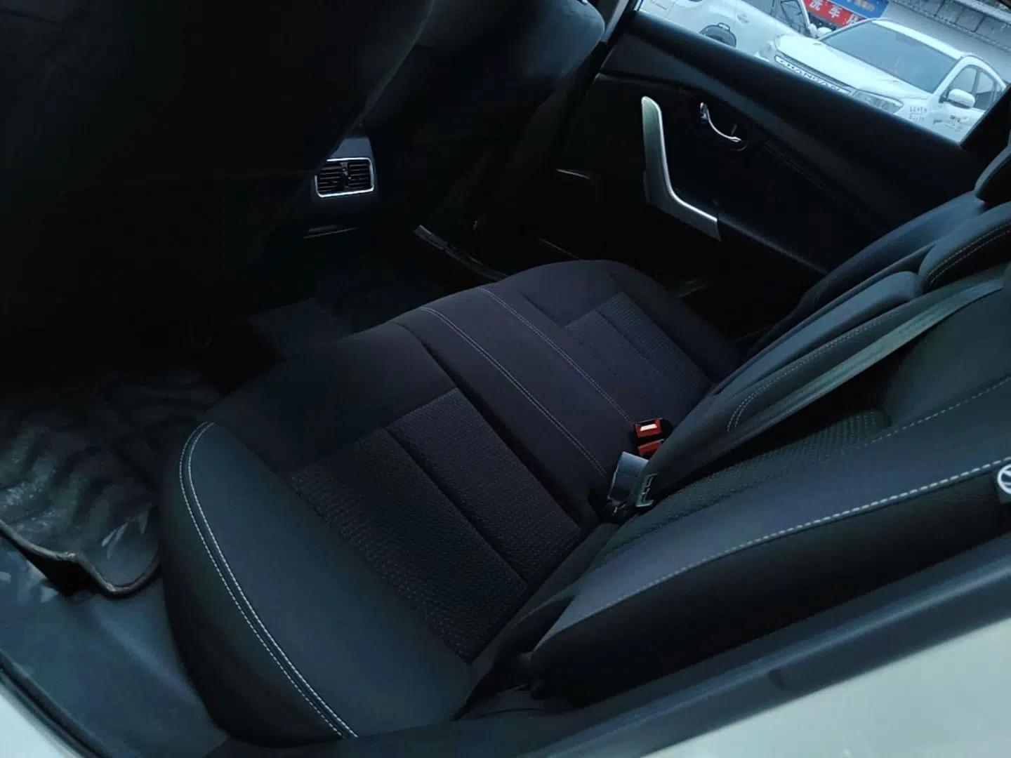 Venucia T90 2017 2.0L Manual Fashion Edition — миниатюра 20