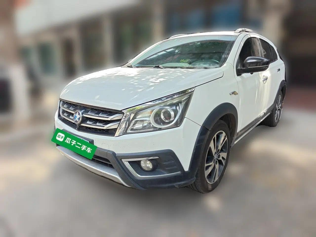 Venucia T70X 2016 2.0L CVT SmartFun Sport Edition — миниатюра 1