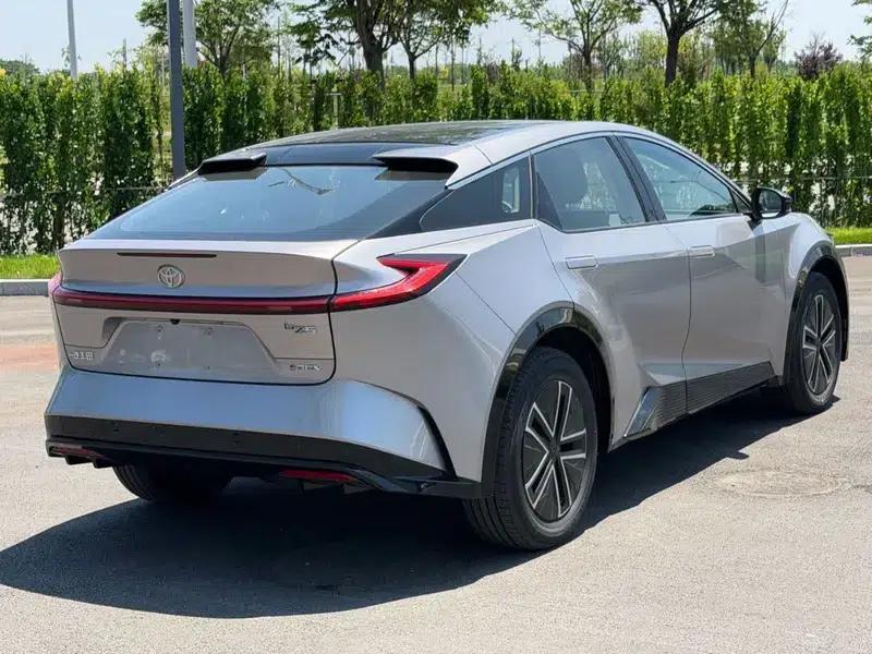 Toyota BZ5 2025 550 JOY — миниатюра 6