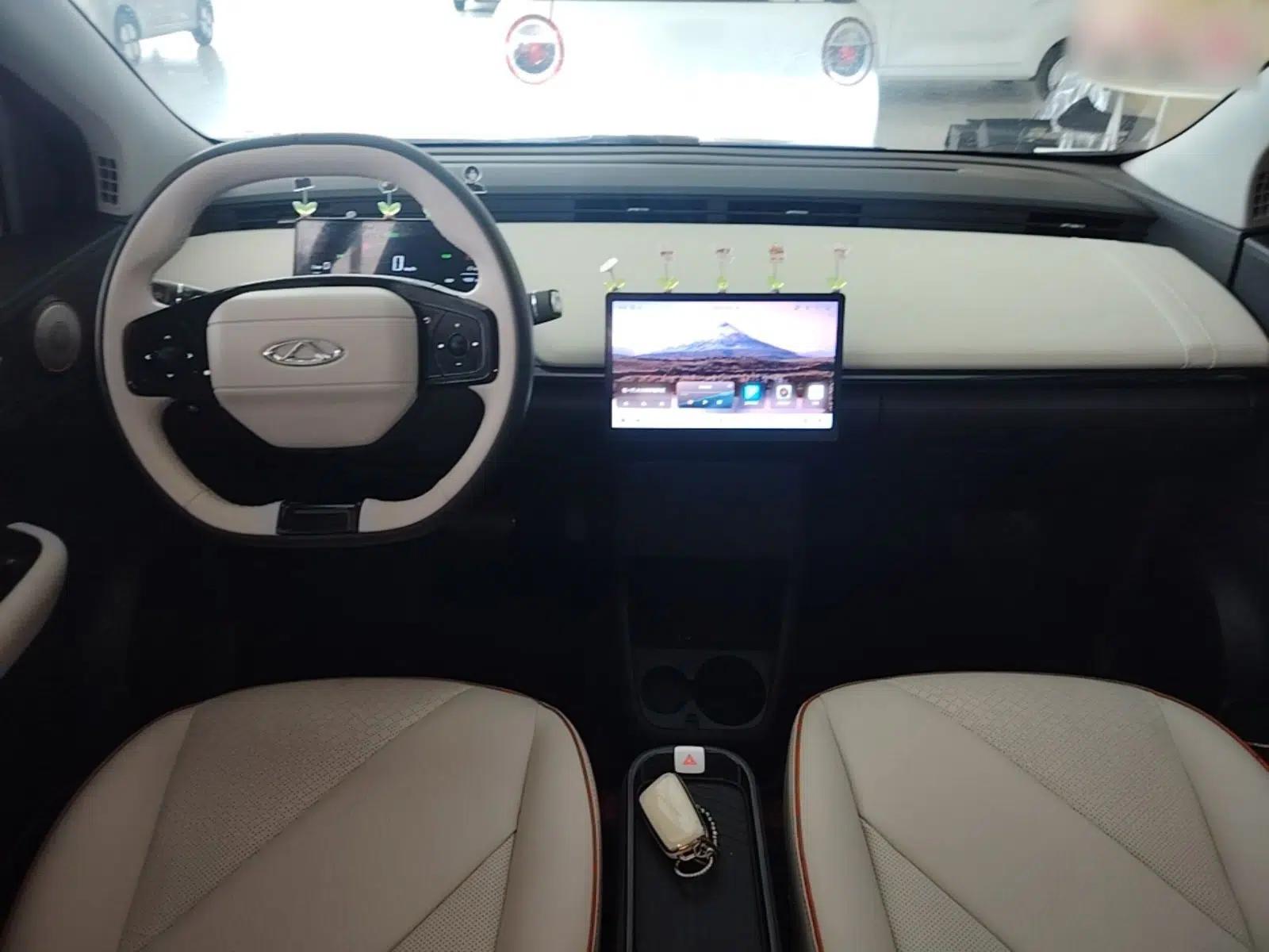 Chery QQ Little Ant 2024 Revised Edition Youth Version 321 km Cool Love Edition 29.23 kWh — миниатюра 12