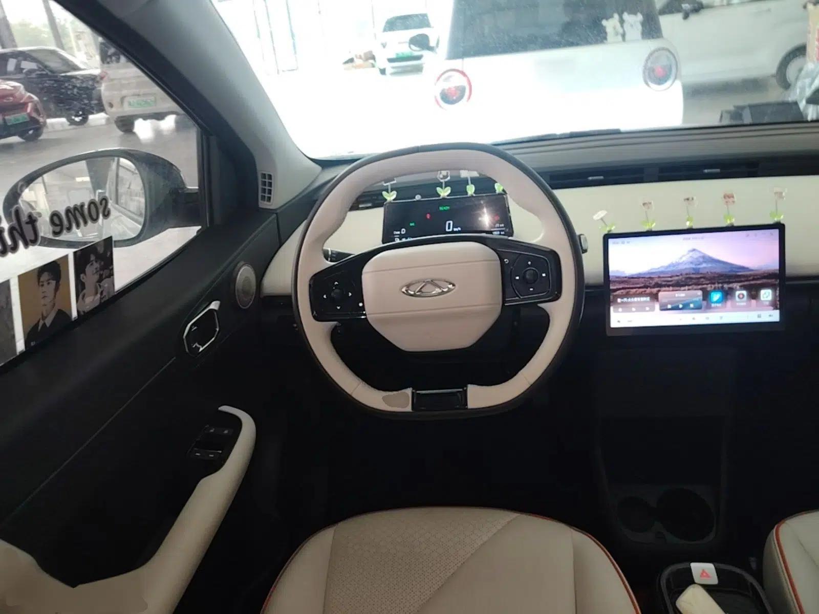 Chery QQ Little Ant 2024 Revised Edition Youth Version 321 km Cool Love Edition 29.23 kWh — миниатюра 13