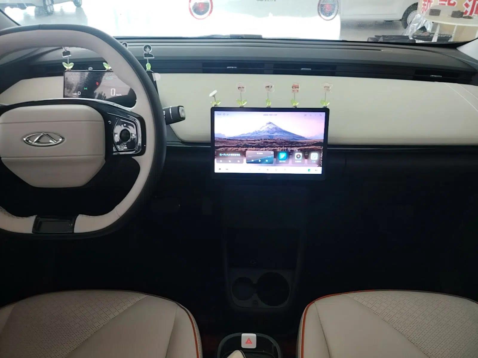 Chery QQ Little Ant 2024 Revised Edition Youth Version 321 km Cool Love Edition 29.23 kWh — миниатюра 15