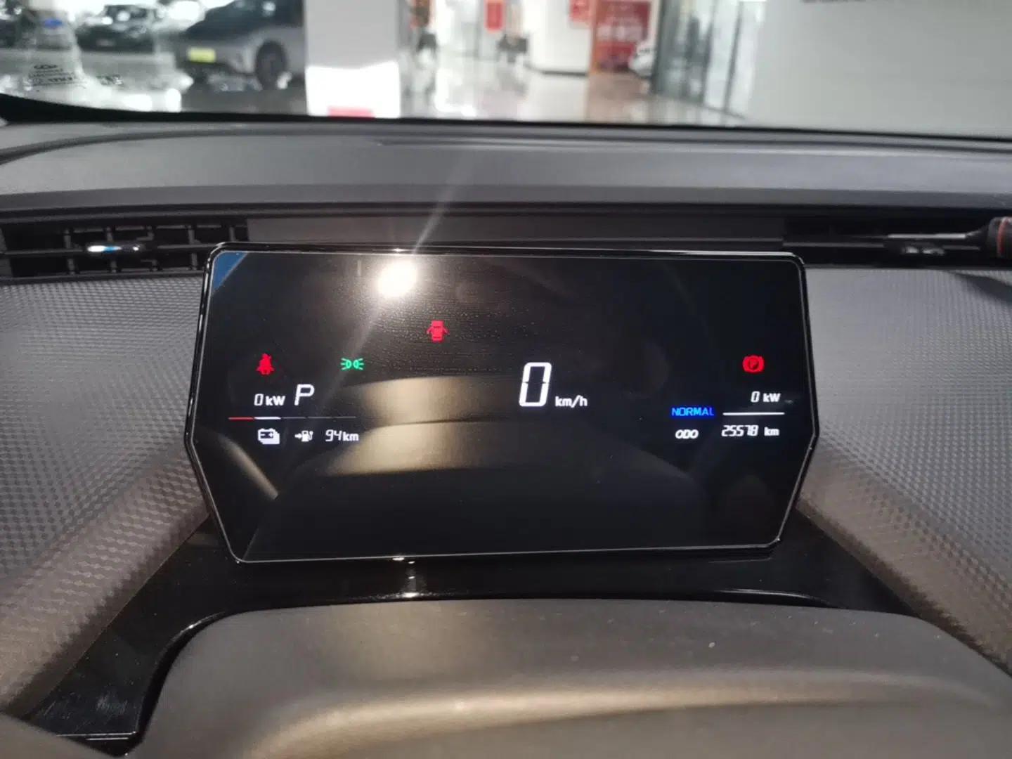 Chery QQ Little Ant 2024 Youth Edition 321 km Range Cool Love Version 29.23 kWh — миниатюра 14