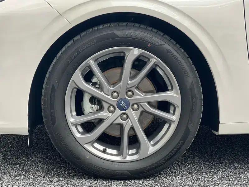 2023 Ford Mondeo EcoBoost 245 Luxury — миниатюра 11