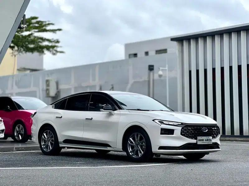 2023 Ford Mondeo EcoBoost 245 Luxury — миниатюра 3