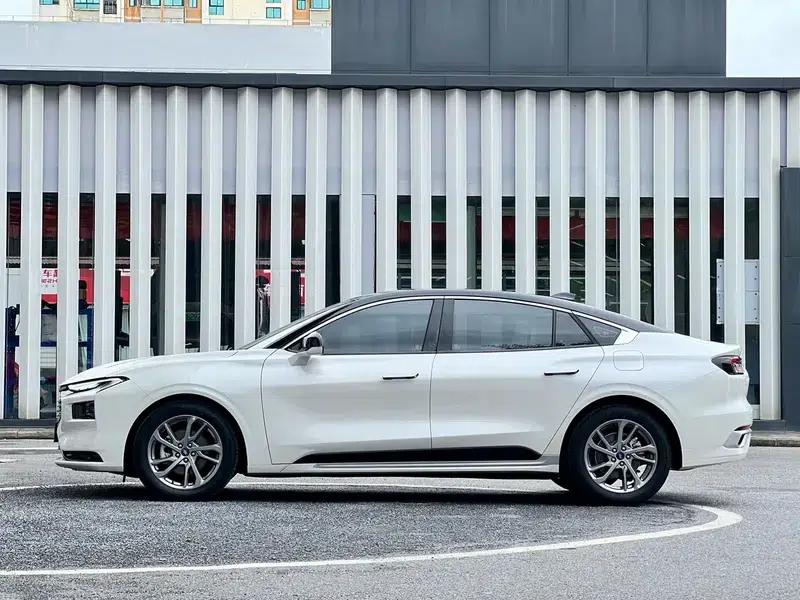 2023 Ford Mondeo EcoBoost 245 Luxury — миниатюра 4