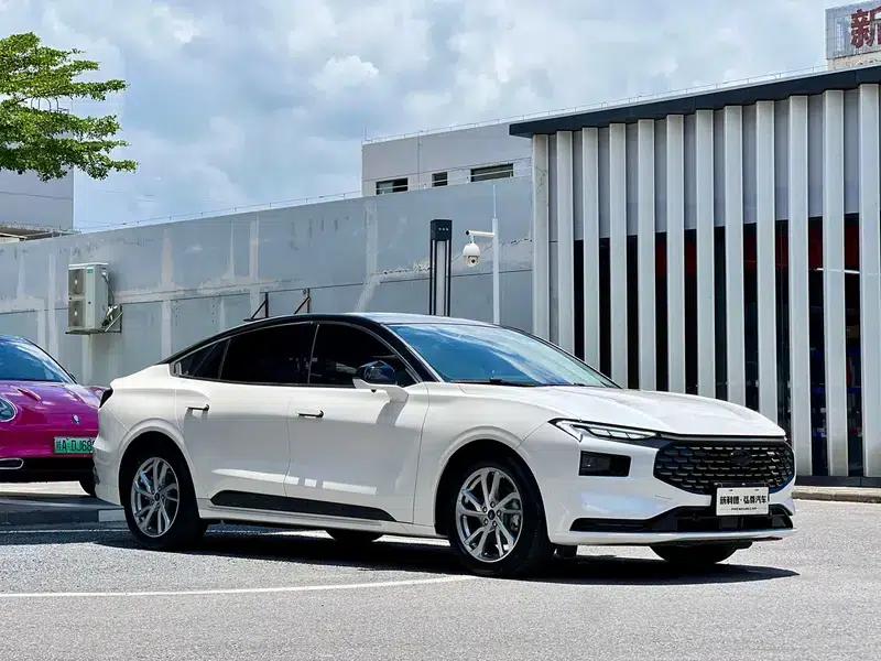 2023 Ford Mondeo EcoBoost 245 Luxury — миниатюра 3