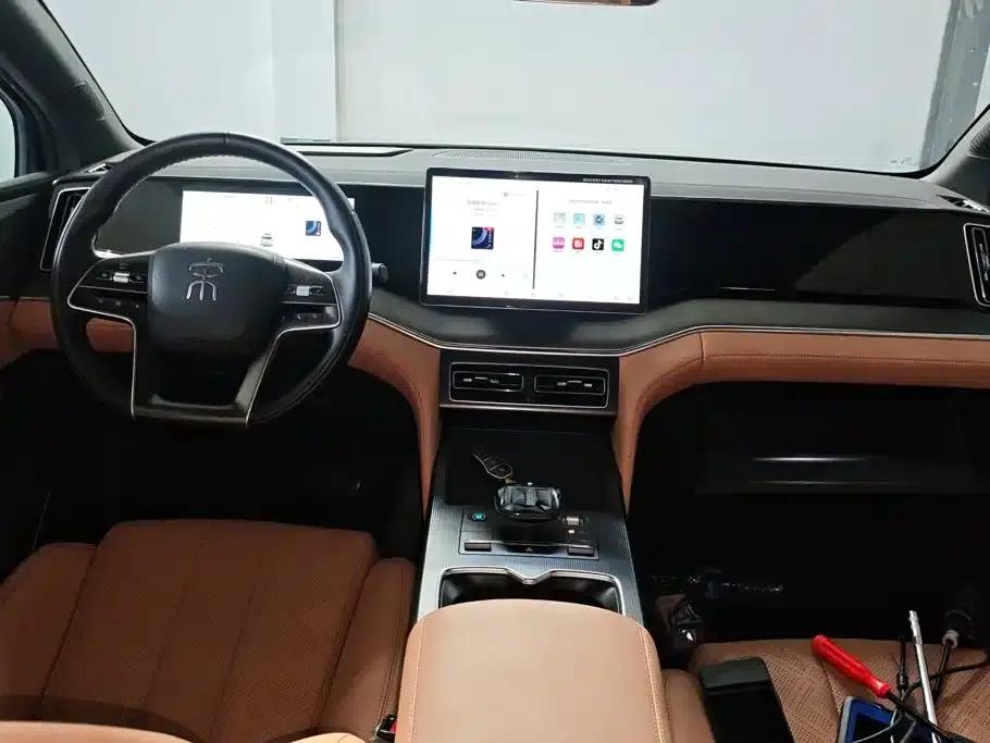 Song L DM-i 2024 Model 112km Leading Edition — миниатюра 12