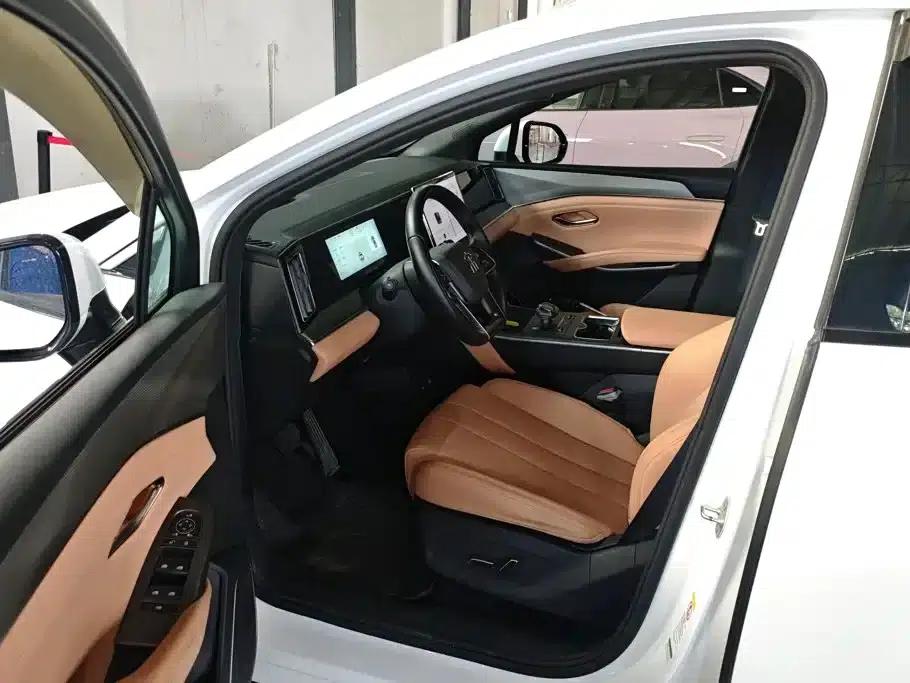 Song L DM-i 2024 Model 112km Leading Edition — миниатюра 9