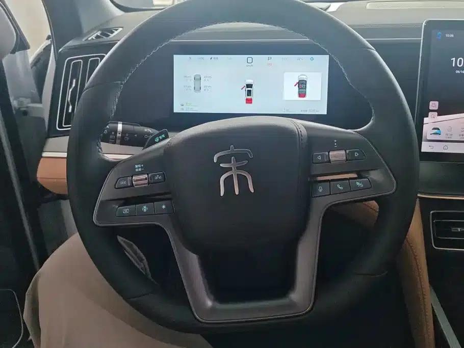 Song L DM-i 2025 Smart Driving Edition 112km Leading Model — миниатюра 15